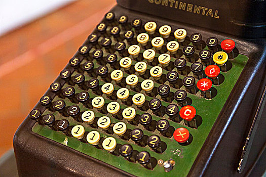 戴尔以创新和推动生产力转型为理念，不断扩展UltraSharp显示器系